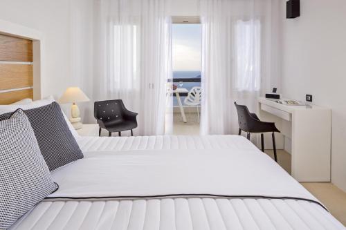 Azzurro Suites