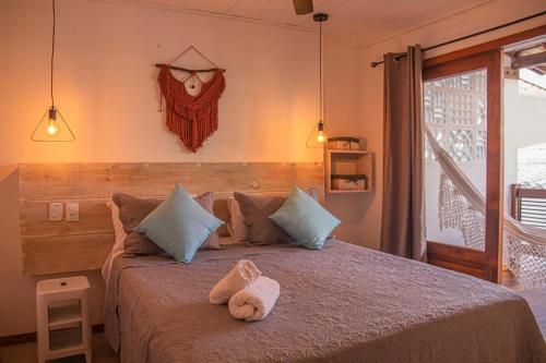 1 queen bed, 1 sofa bed