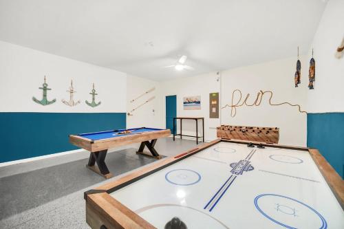 Splash of Fun Retreat in Davenport, USA
