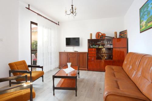 Apartments by the sea Rogoznica - 7558 - image 7