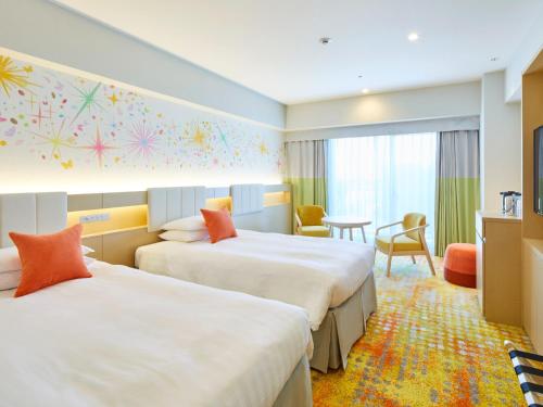<7-10 Floor> Rainbow Standard Twin Room with Park View - Non Smoking - No guarantee to enter the theme park