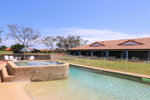 Villa 16, Bargara (photo 8)