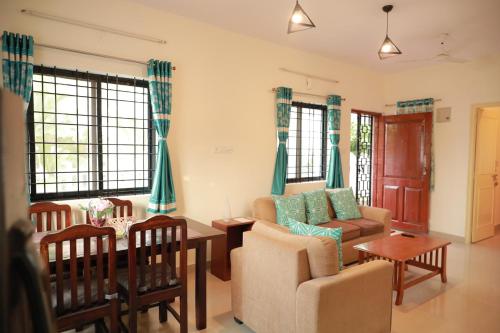 Tranquil Staycation - Independent Duplex House