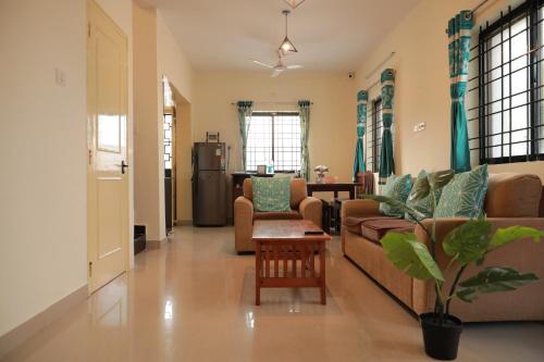 Tranquil Staycation - Independent Duplex House