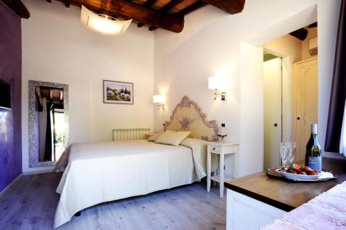 2 double beds, 1 twin bed