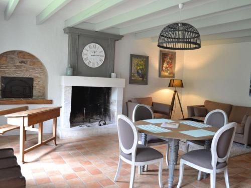 Gîte Lignières-Ambleville-Lignières-Sonneville, 3 pièces, 4 personnes - FR-1-653-59
