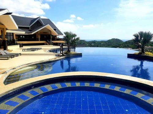 Swimming pool, Alta Vista De Boracay by Crystal near Solana at Shangri-La's Boracay Resort and Spa