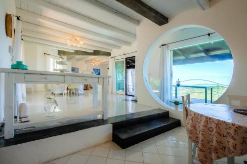 Villa Emmeline fronte mare 5 camere 6 bagni infinity pool WiFi per 12 persone