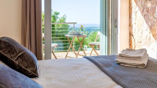Villa Emmeline fronte mare 5 camere 6 bagni infinity pool WiFi per 12 persone