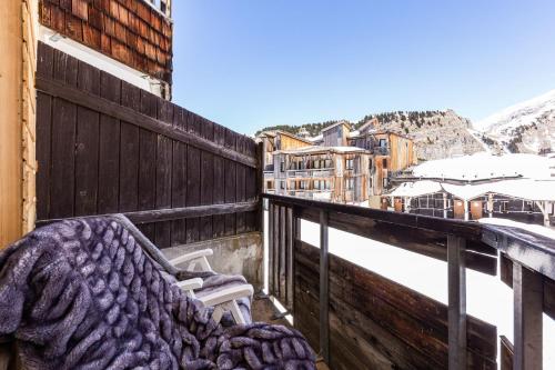 Balcony/terrace, Stylish modern apartment for 4 by Avoriaz Chalets in Avoriaz
