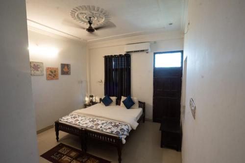 Hotel Lambodar - image 2
