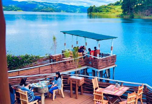 المطعم, Lake Bunyonyi Rock Resort in Kabale
