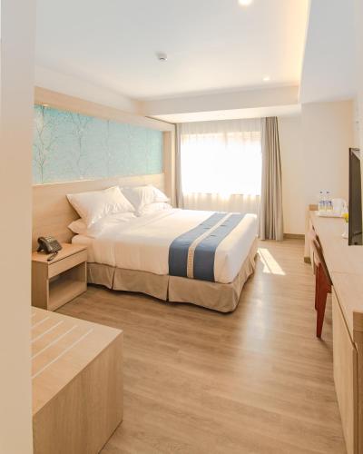 Deluxe King Room