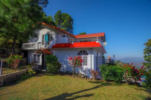 B&B Kasauli - StayVista at Misty Mountains Cottage - Bed and Breakfast Kasauli