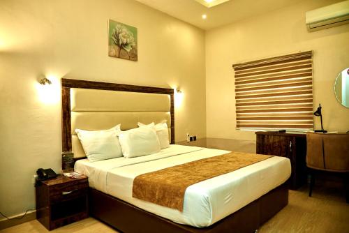 Budget Double Room image 4