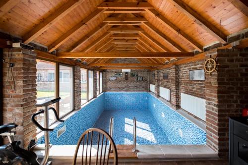 Swimming pool, River Side in Aljmas
