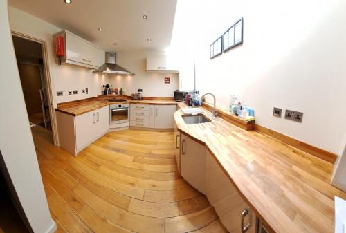 South House - image 12