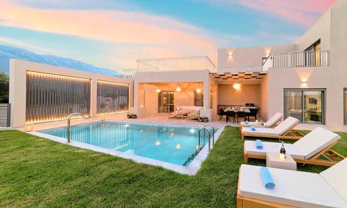 KS Luxury Villas Heated Pools