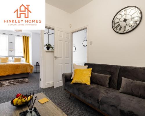 Comfy 4bed Home - Free Parking, Wifi - Long Stays Welcome By Hinkley Homes Short Lets & Serviced Accommodation