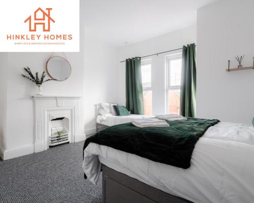 Comfy 4bed Home - Free Parking, Wifi - Long Stays Welcome By Hinkley Homes Short Lets & Serviced Accommodation