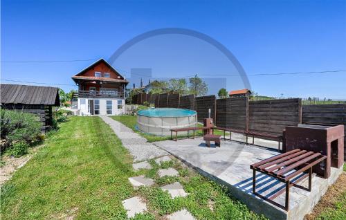 Amazing Home In Okrugli Vrh With Wifi, Outdoor Swimming Pool And 3 Bedrooms