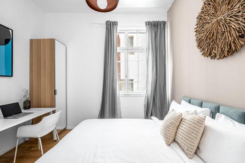 2 bedrooms, 3 beds