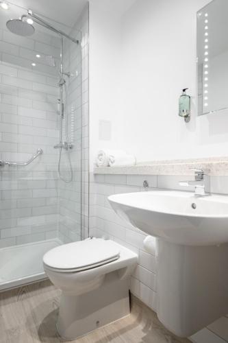 Innkeeper's Lodge Stockport Heaton Chapel - image 3