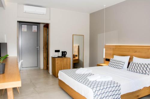 Double Room with Mountain View image 10