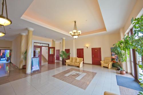 Hotel Kameralny - image 10