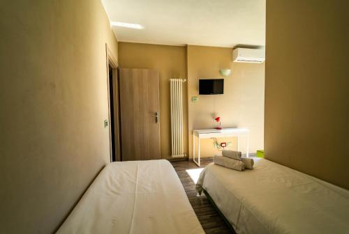 Twin Room with Private Bathroom