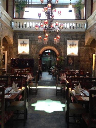 餐廳, 洛卡廣場精品酒店 (Roka Plaza Hotel Boutique) in 安巴托