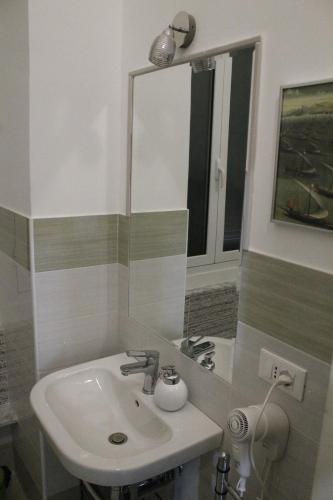 ROOMS 18A, Genua (zdjęcie 11)
