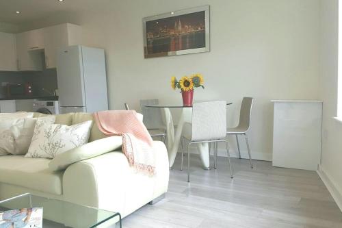 Large 6 bedroom duplex - perfect for large family