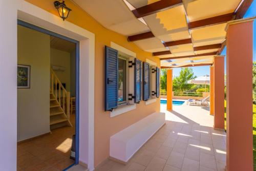 Nafsika Beach House - main image