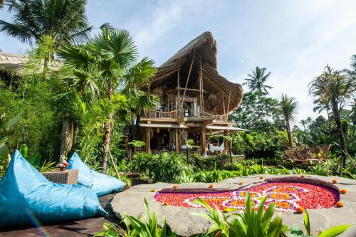 Magic Hills Bali - Angel House Magical Eco Lodge in Besakih