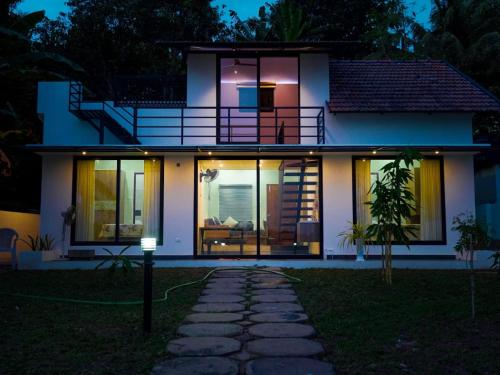 Eva Meadows, Kollam (Foto 2)