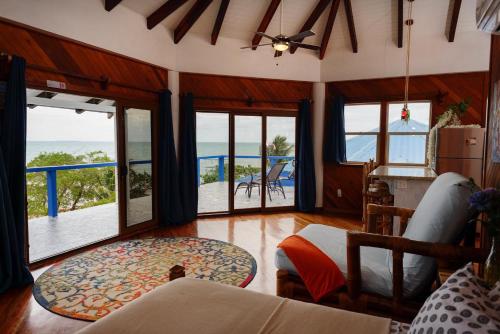 Beachfront 3-Bed, 2-Bath Family Getaway with Pool in Riversdale