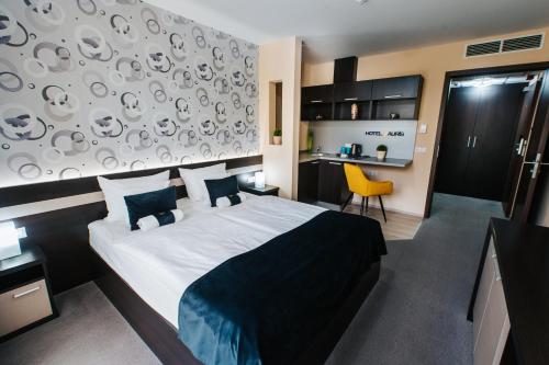 Auris Hotel Room Type - Family Room with Balcony