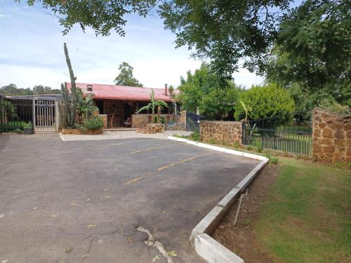 KHAYA LANGA Guest House & Contractors Accommodation