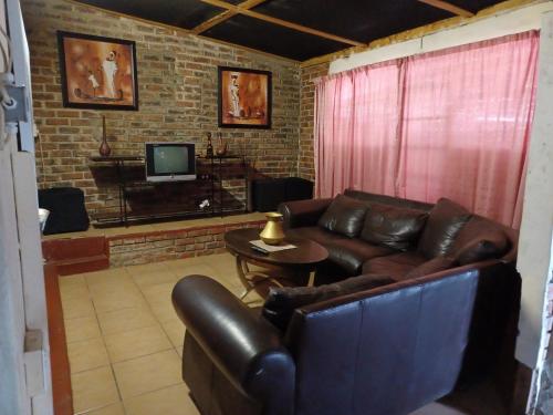 KHAYA LANGA Guest House & Contractors Accommodation