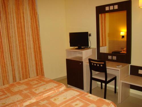 Hotel Ciutadella - image 3