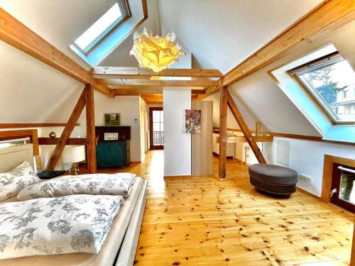 Historisches Retro Loft 120m2 + Garten & Seenähe