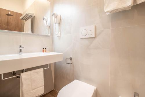 DANY GUEST HOUSE Room Type - Deluxe Double or Twin Room