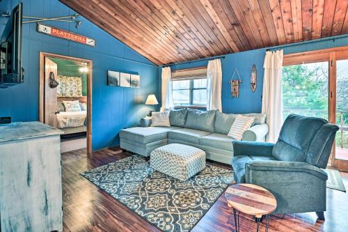 Cozy Catskills Escape, 3 Mi to Plattekill Mtn in Roxbury, USA