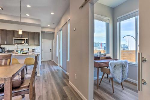 Commerce City Townhome about 6 Mi to Downtown Denver! in Thornton, USA
