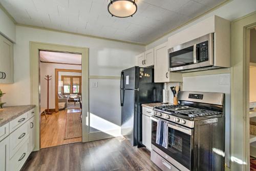 Family-Friendly Des Moines Retreat with Patio! in Des Moines, USA
