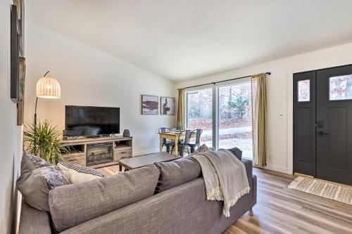 Cottage w/ Grill & Fire Pit in Osage Beach!, Osage Beach (foto 4)