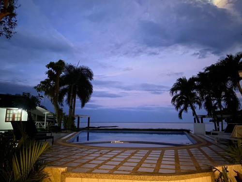 Swimming pool, White house bailan resort in Bai Lan Bay