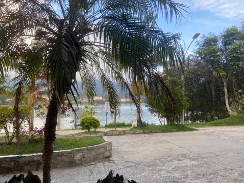 Vista al lago Guatape By Hope