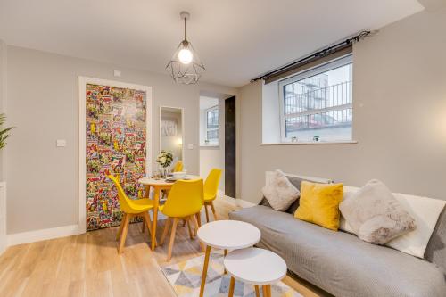 ModernLiving Stevenage 1 Bedroom Apartment Town Centre Sleeps 4 in ستيفيناج